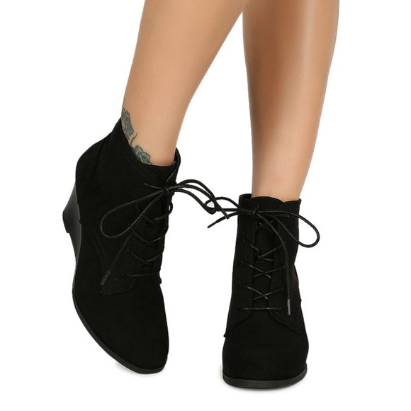 Qupid | NWT Orna Lace-Up Wedge Bootie - Picture 4 of 10